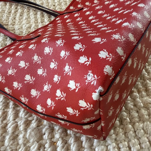Coach Red White Floral Women's Tote Bag - Picture 3 of 9
